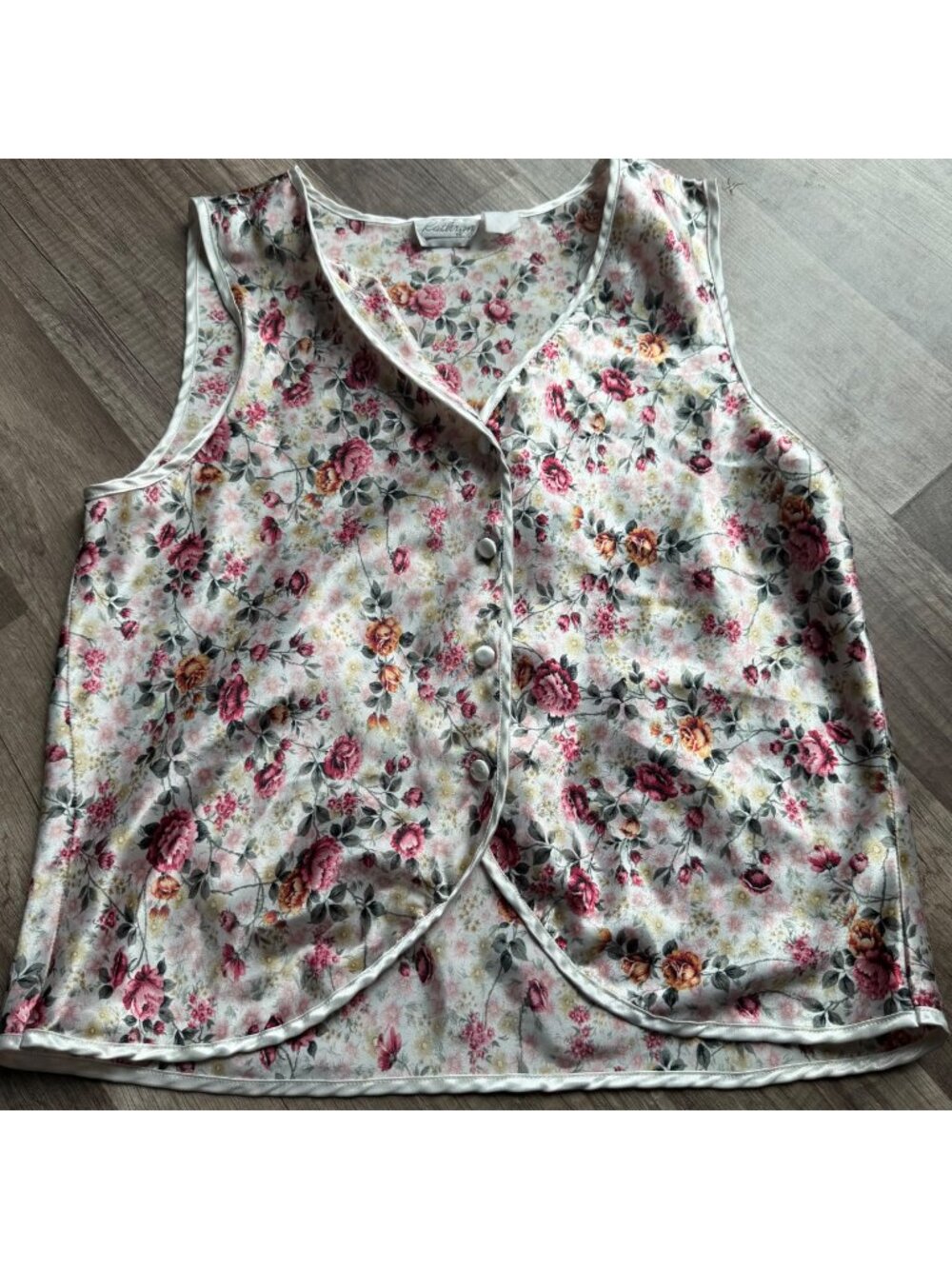 Kathryn Silk Floral Satin Button-Front Sleeveless Vest Top With Piping Trim